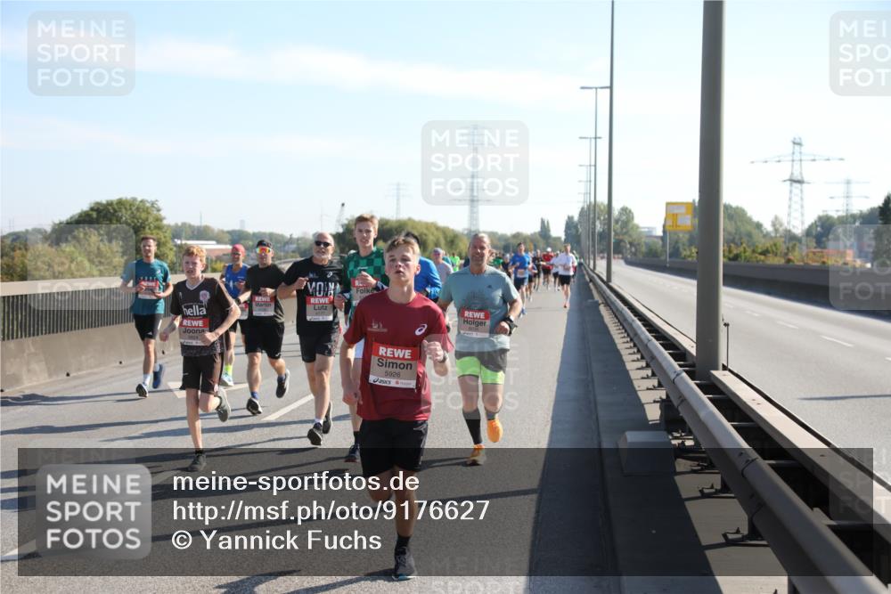 03.10.2025 - Köhlbrandbrückenlauf Yannick Fuchs http://msf.ph/oto/9176627 03.10.2025 11:14:39 Position 3 5926 meine-sportfotos.de
