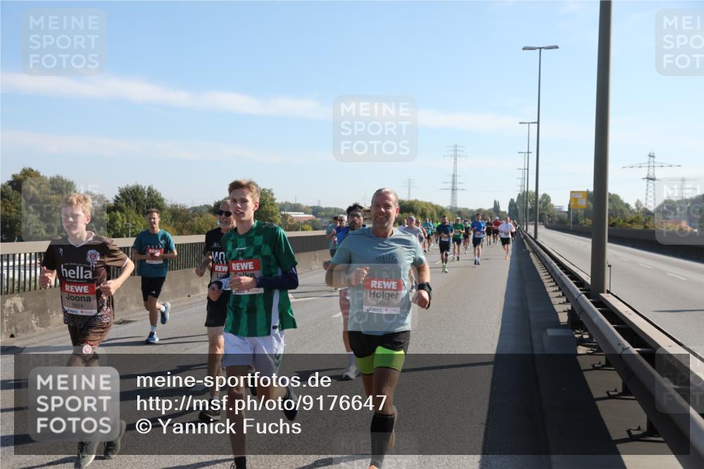 03.10.2025 - Köhlbrandbrückenlauf Yannick Fuchs http://msf.ph/oto/9176647 03.10.2025 11:14:40 Position 3 5824, 6036 meine-sportfotos.de