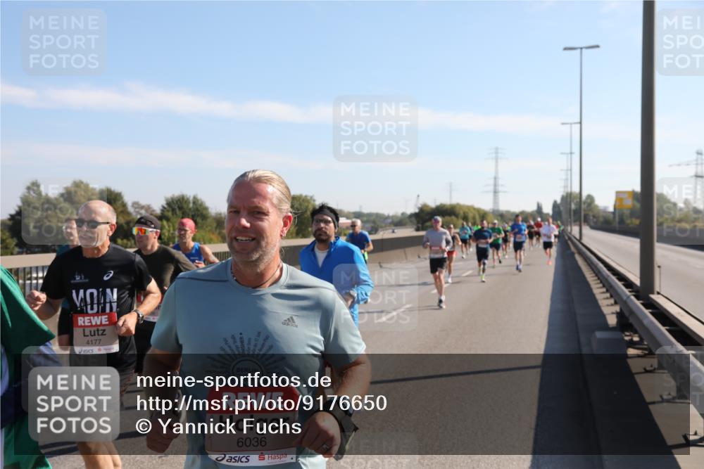 03.10.2025 - Köhlbrandbrückenlauf Yannick Fuchs http://msf.ph/oto/9176650 03.10.2025 11:14:41 Position 3 4177, 2015, 6036 meine-sportfotos.de