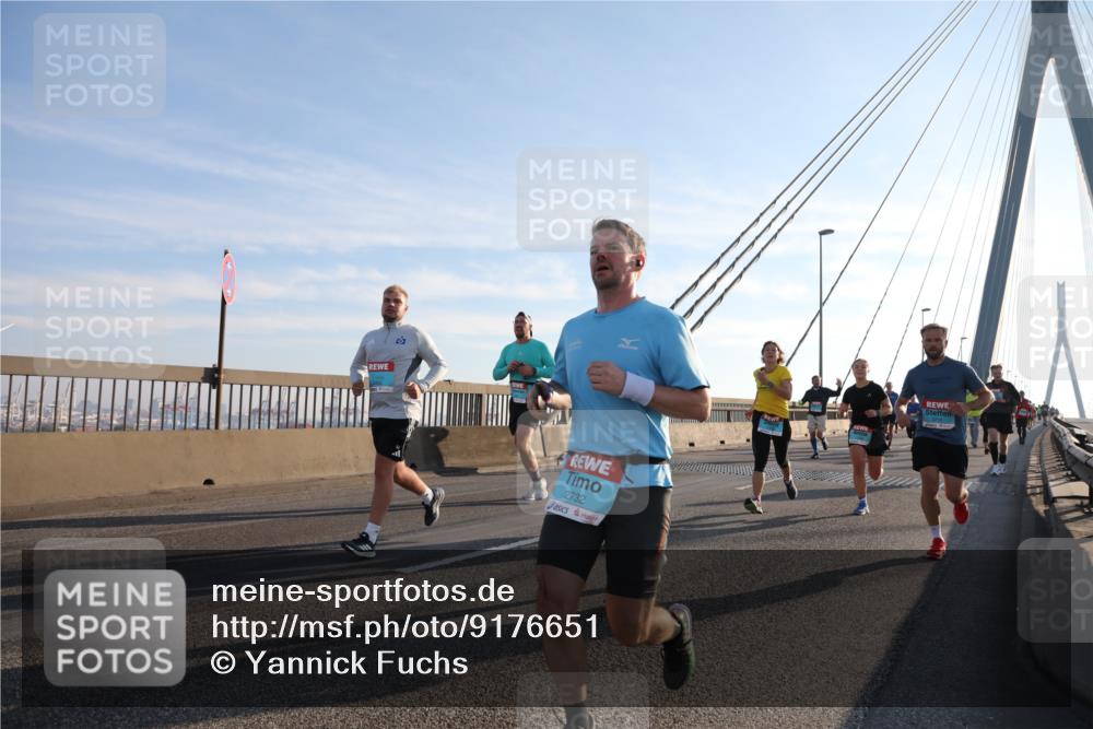 03.10.2025 - Köhlbrandbrückenlauf Yannick Fuchs http://msf.ph/oto/9176651 03.10.2025 08:26:14 Position 1 2732 meine-sportfotos.de