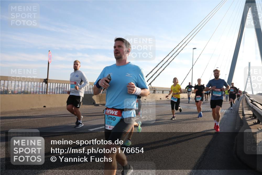 03.10.2025 - Köhlbrandbrückenlauf Yannick Fuchs http://msf.ph/oto/9176654 03.10.2025 08:26:14 Position 1 2732, 3710 meine-sportfotos.de