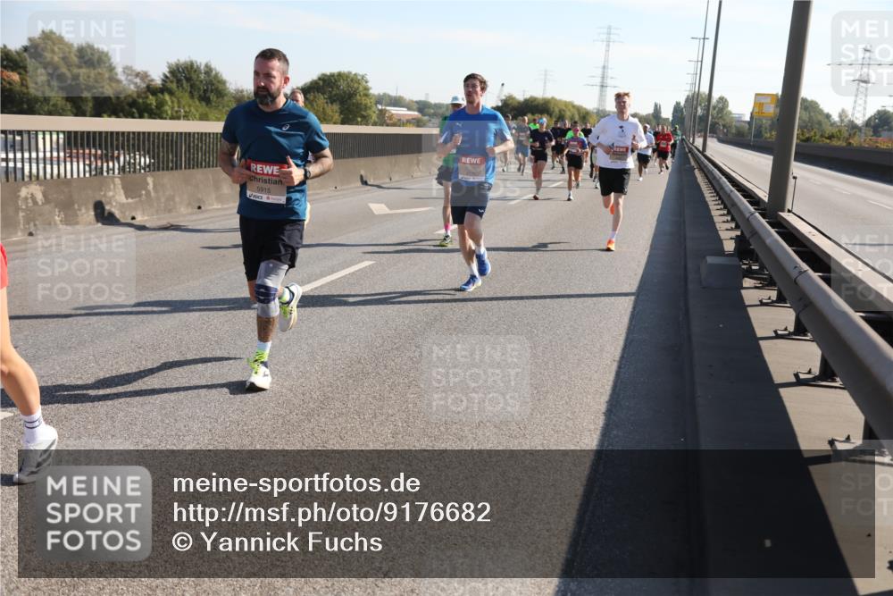 03.10.2025 - Köhlbrandbrückenlauf Yannick Fuchs http://msf.ph/oto/9176682 03.10.2025 11:14:46 Position 3 5915 meine-sportfotos.de