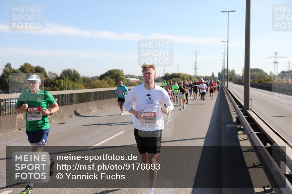 03.10.2025 - Köhlbrandbrückenlauf Yannick Fuchs http://msf.ph/oto/9176693 03.10.2025 11:14:49 Position 3 6666, 4491 meine-sportfotos.de