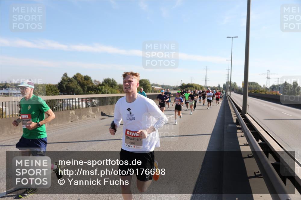 03.10.2025 - Köhlbrandbrückenlauf Yannick Fuchs http://msf.ph/oto/9176698 03.10.2025 11:14:49 Position 3 6666, 4491 meine-sportfotos.de