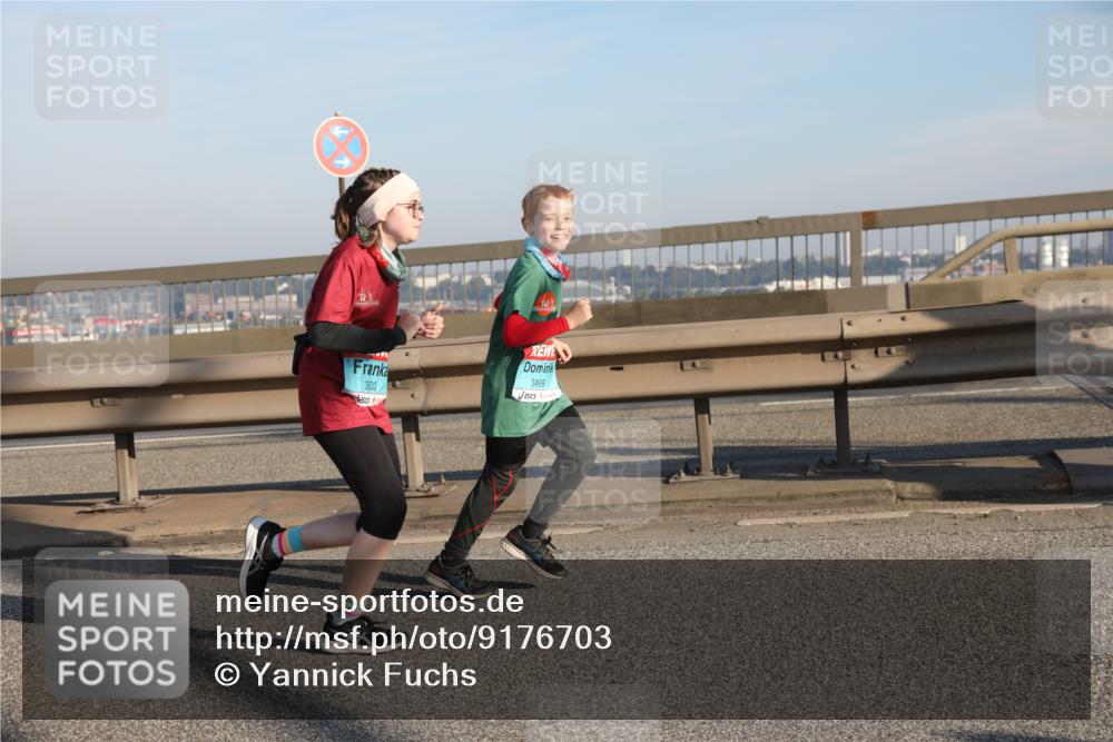 03.10.2025 - Köhlbrandbrückenlauf Yannick Fuchs http://msf.ph/oto/9176703 03.10.2025 08:47:09 Position 2 3499, 3500 meine-sportfotos.de