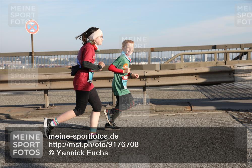 03.10.2025 - Köhlbrandbrückenlauf Yannick Fuchs http://msf.ph/oto/9176708 03.10.2025 08:47:09 Position 2  meine-sportfotos.de