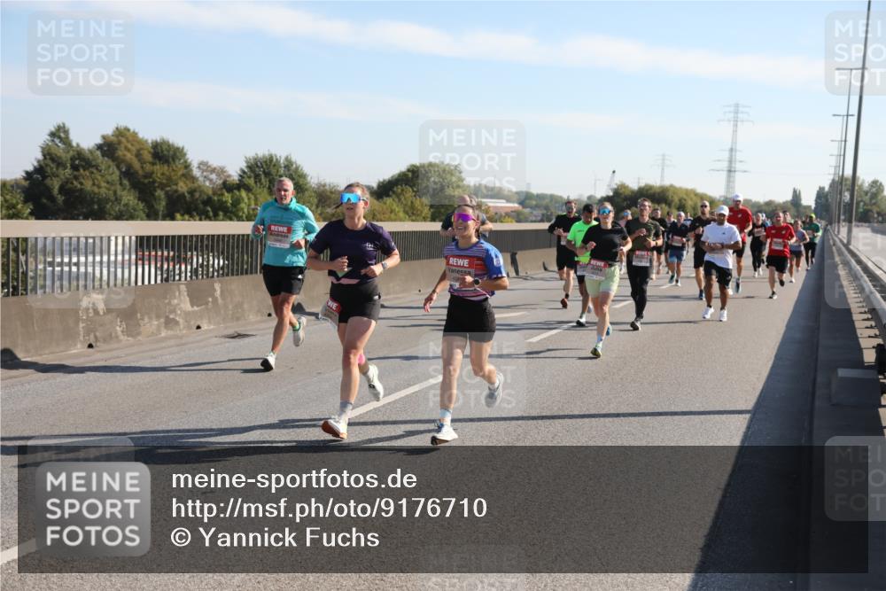 03.10.2025 - Köhlbrandbrückenlauf Yannick Fuchs http://msf.ph/oto/9176710 03.10.2025 11:14:50 Position 3 42 meine-sportfotos.de