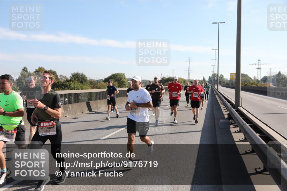 03.10.2025 - Köhlbrandbrückenlauf Yannick Fuchs http://msf.ph/oto/9176719 03.10.2025 11:14:54 Position 3 6390, 6250, 6251, 4407 meine-sportfotos.de