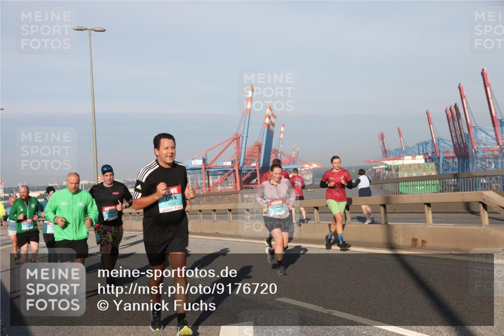 03.10.2025 - Köhlbrandbrückenlauf Yannick Fuchs http://msf.ph/oto/9176720 03.10.2025 08:47:10 Position 2 1202 meine-sportfotos.de