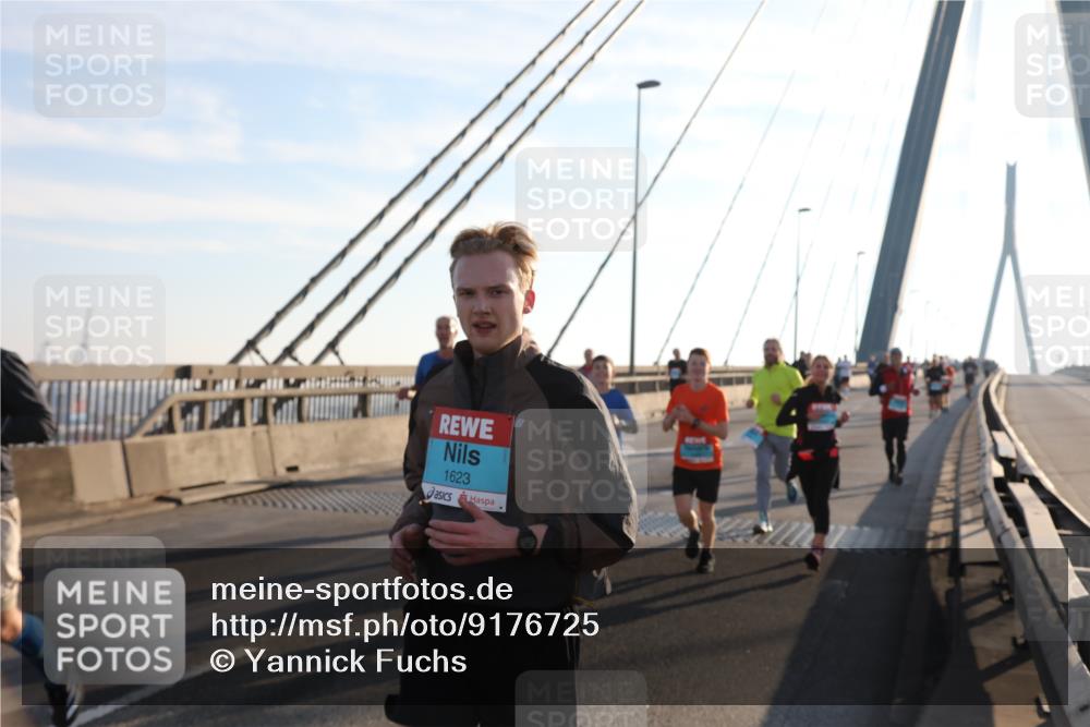 03.10.2025 - Köhlbrandbrückenlauf Yannick Fuchs http://msf.ph/oto/9176725 03.10.2025 08:26:17 Position 1 1623 meine-sportfotos.de