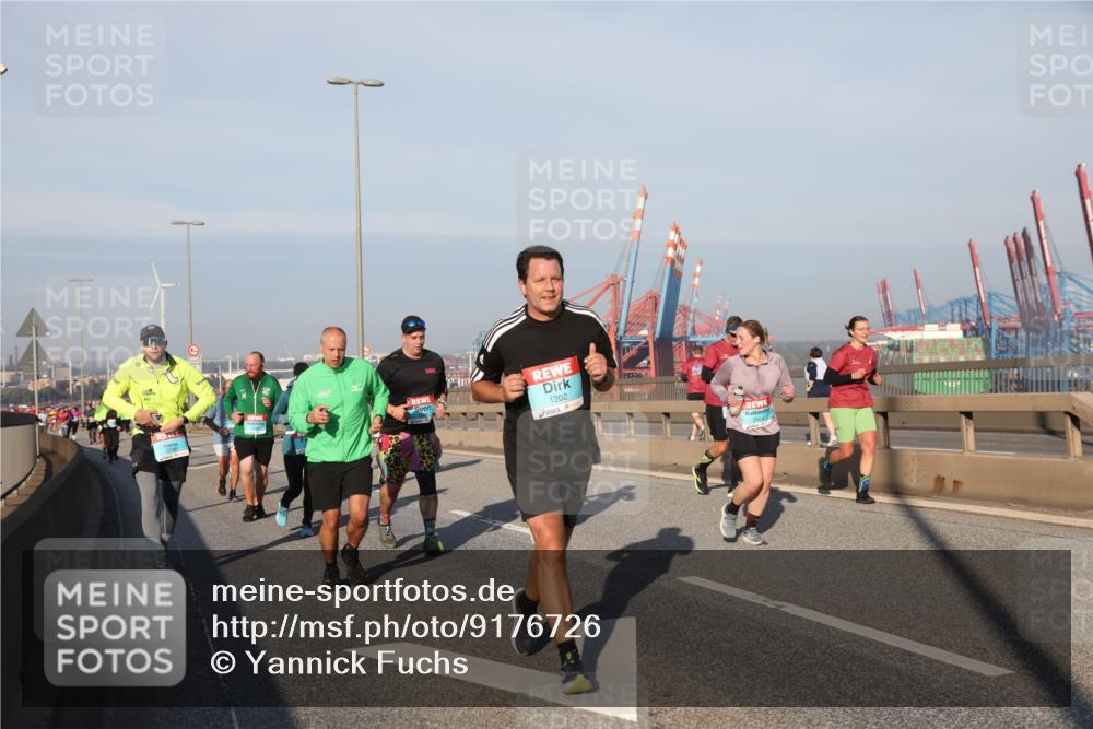 03.10.2025 - Köhlbrandbrückenlauf Yannick Fuchs http://msf.ph/oto/9176726 03.10.2025 08:47:11 Position 2 1202 meine-sportfotos.de