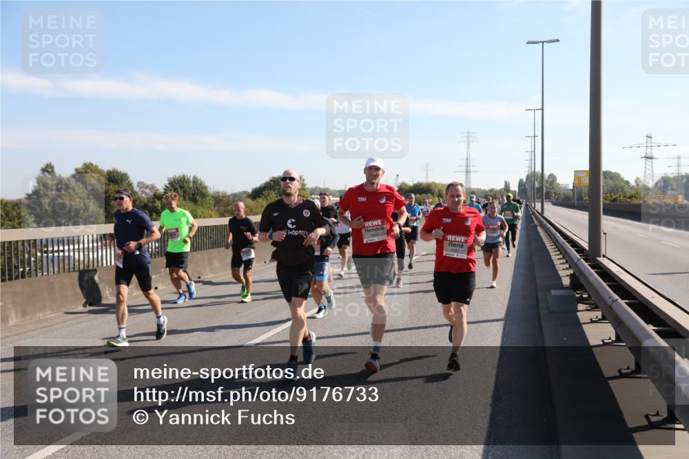 03.10.2025 - Köhlbrandbrückenlauf Yannick Fuchs http://msf.ph/oto/9176733 03.10.2025 11:14:55 Position 3 15, 6081 meine-sportfotos.de