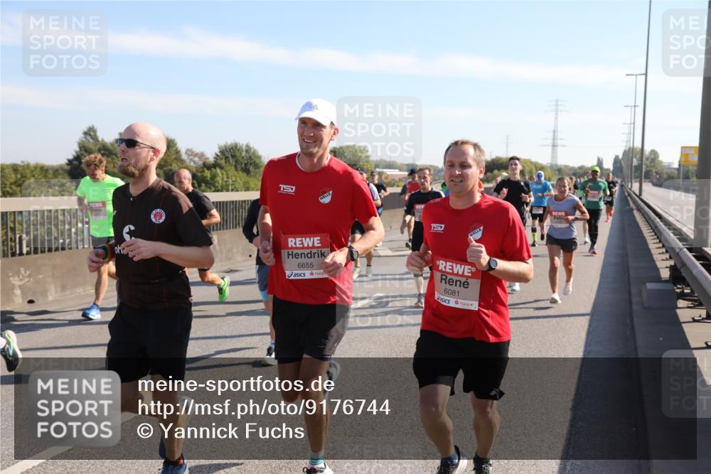 03.10.2025 - Köhlbrandbrückenlauf Yannick Fuchs http://msf.ph/oto/9176744 03.10.2025 11:14:56 Position 3 15, 6655, 6081 meine-sportfotos.de