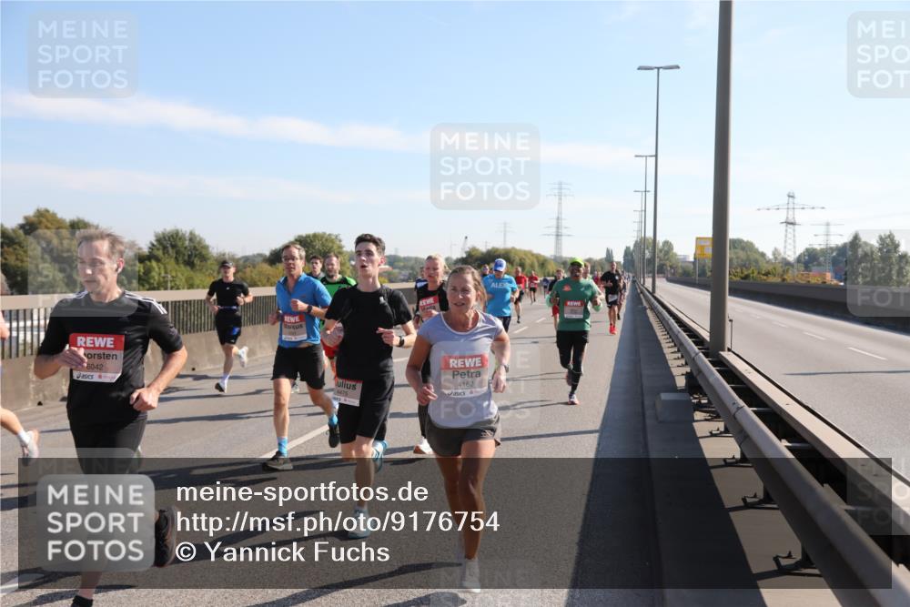 03.10.2025 - Köhlbrandbrückenlauf Yannick Fuchs http://msf.ph/oto/9176754 03.10.2025 11:14:58 Position 3 6042, 4475, 4162 meine-sportfotos.de