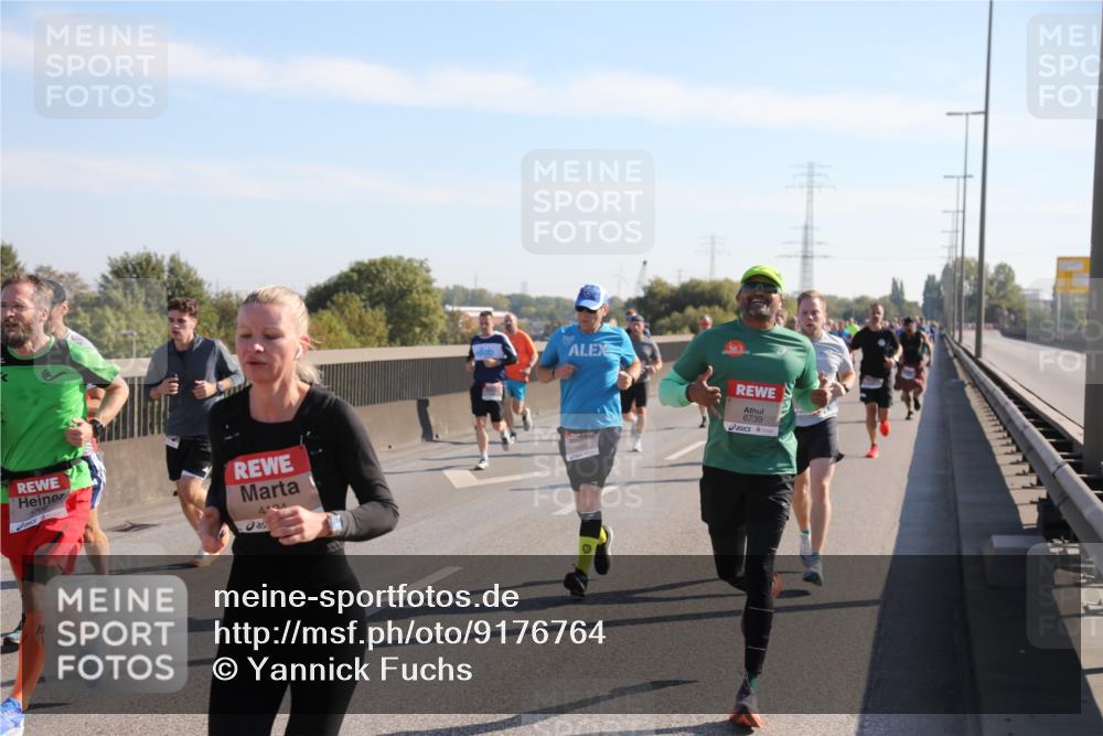 03.10.2025 - Köhlbrandbrückenlauf Yannick Fuchs http://msf.ph/oto/9176764 03.10.2025 11:14:59 Position 3 4, 24, 6739 meine-sportfotos.de