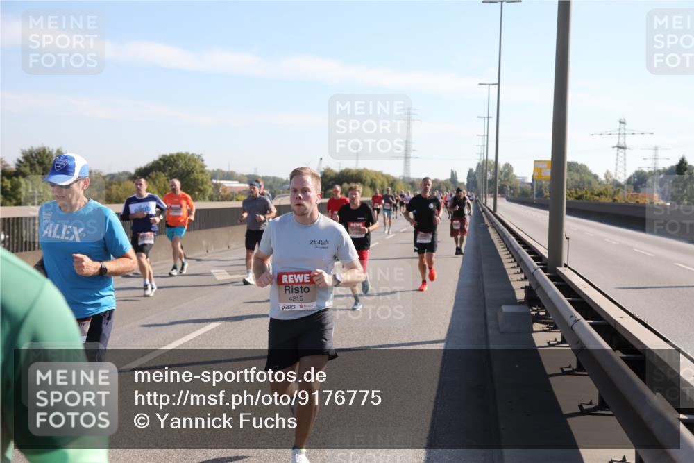 03.10.2025 - Köhlbrandbrückenlauf Yannick Fuchs http://msf.ph/oto/9176775 03.10.2025 11:15:01 Position 3 4215 meine-sportfotos.de