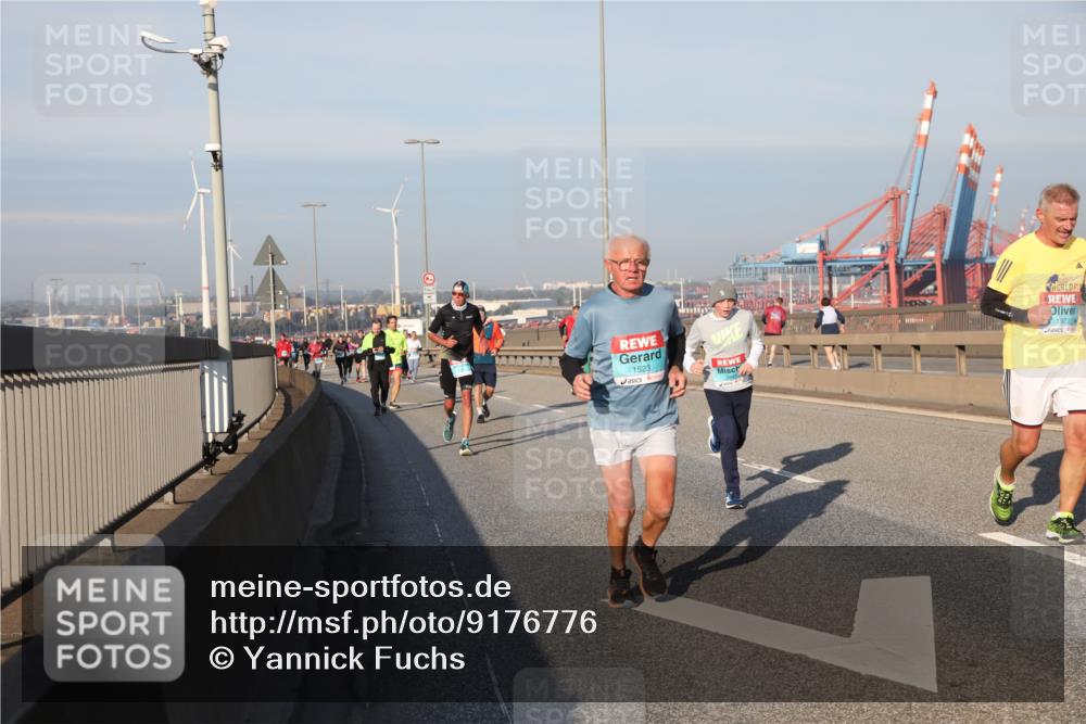 03.10.2025 - Köhlbrandbrückenlauf Yannick Fuchs http://msf.ph/oto/9176776 03.10.2025 08:47:15 Position 2 1523, 1922 meine-sportfotos.de