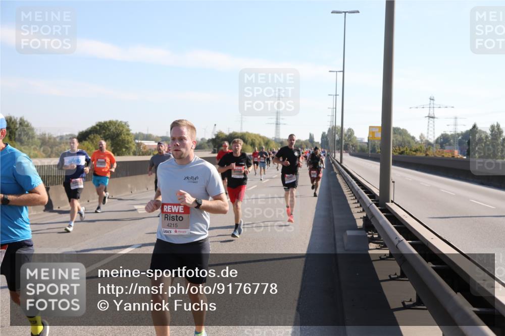 03.10.2025 - Köhlbrandbrückenlauf Yannick Fuchs http://msf.ph/oto/9176778 03.10.2025 11:15:01 Position 3 4215 meine-sportfotos.de
