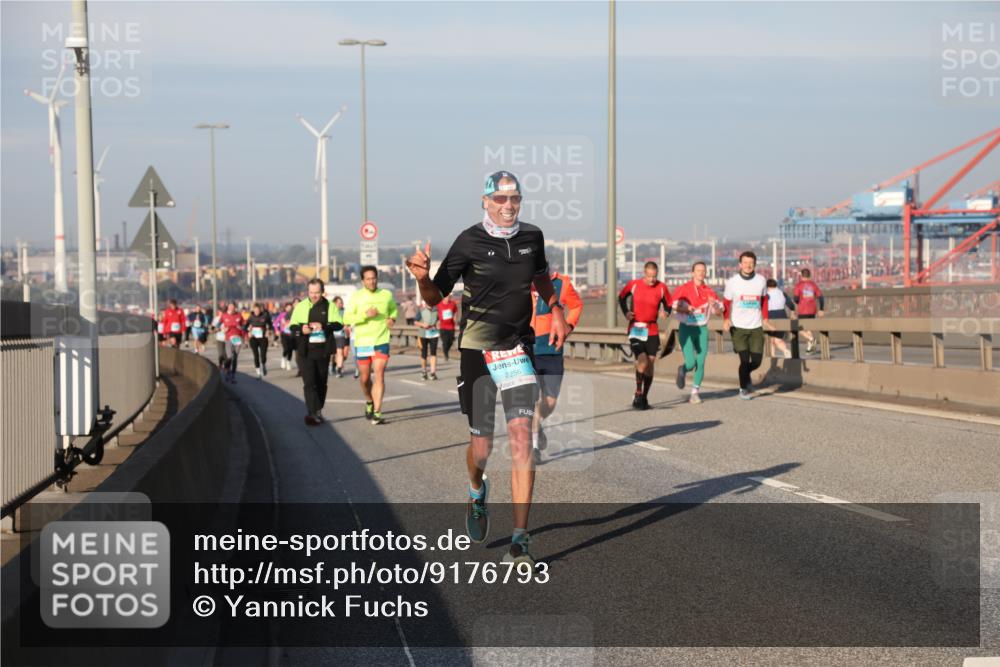 03.10.2025 - Köhlbrandbrückenlauf Yannick Fuchs http://msf.ph/oto/9176793 03.10.2025 08:47:18 Position 2 2256 meine-sportfotos.de