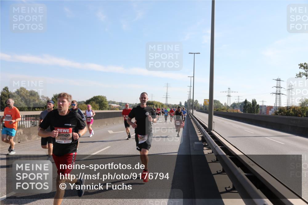 03.10.2025 - Köhlbrandbrückenlauf Yannick Fuchs http://msf.ph/oto/9176794 03.10.2025 11:15:03 Position 3 6329 meine-sportfotos.de