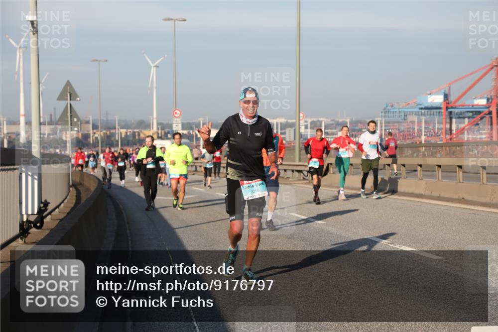 03.10.2025 - Köhlbrandbrückenlauf Yannick Fuchs http://msf.ph/oto/9176797 03.10.2025 08:47:18 Position 2 2256 meine-sportfotos.de