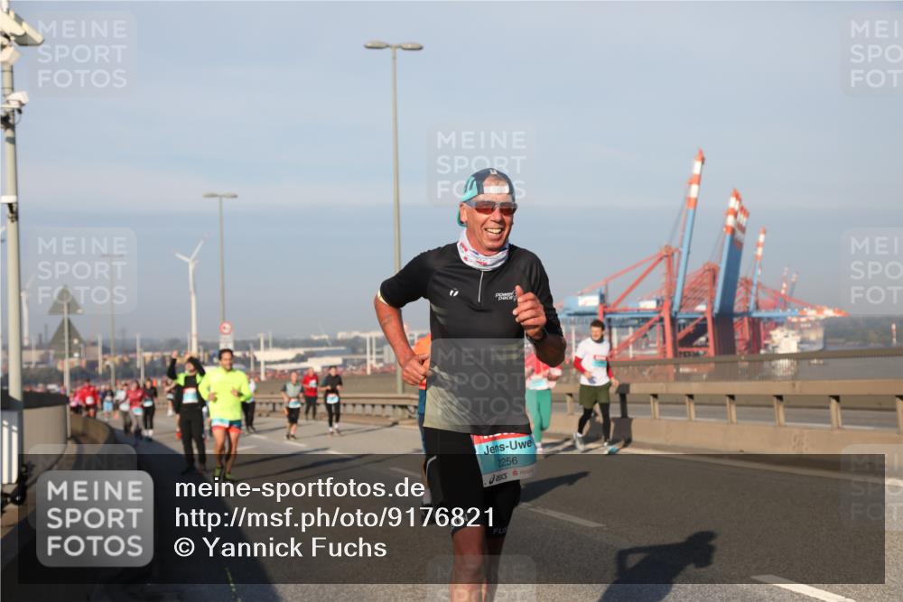 03.10.2025 - Köhlbrandbrückenlauf Yannick Fuchs http://msf.ph/oto/9176821 03.10.2025 08:47:19 Position 2 2256 meine-sportfotos.de