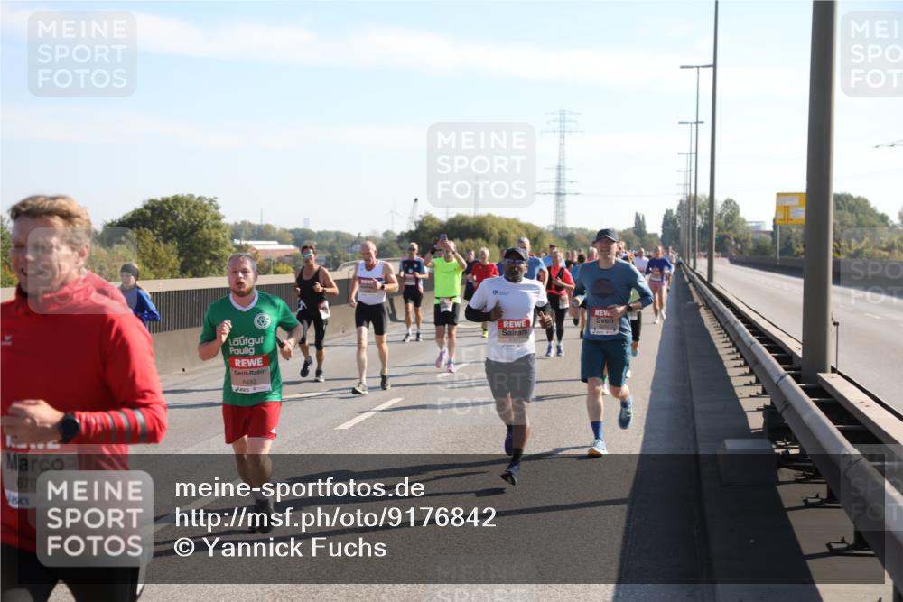 03.10.2025 - Köhlbrandbrückenlauf Yannick Fuchs http://msf.ph/oto/9176842 03.10.2025 11:15:11 Position 3 6706, 6493 meine-sportfotos.de