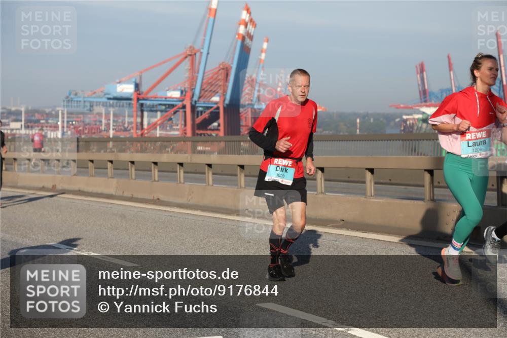 03.10.2025 - Köhlbrandbrückenlauf Yannick Fuchs http://msf.ph/oto/9176844 03.10.2025 08:47:23 Position 2 3028, 1206 meine-sportfotos.de
