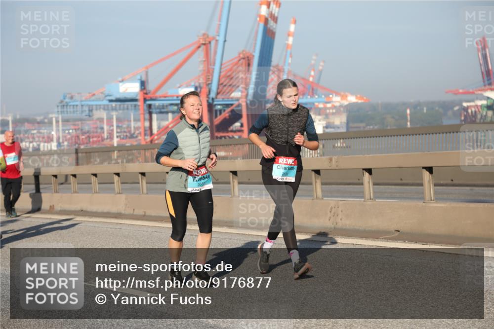 03.10.2025 - Köhlbrandbrückenlauf Yannick Fuchs http://msf.ph/oto/9176877 03.10.2025 08:47:27 Position 2 2687, 2686 meine-sportfotos.de