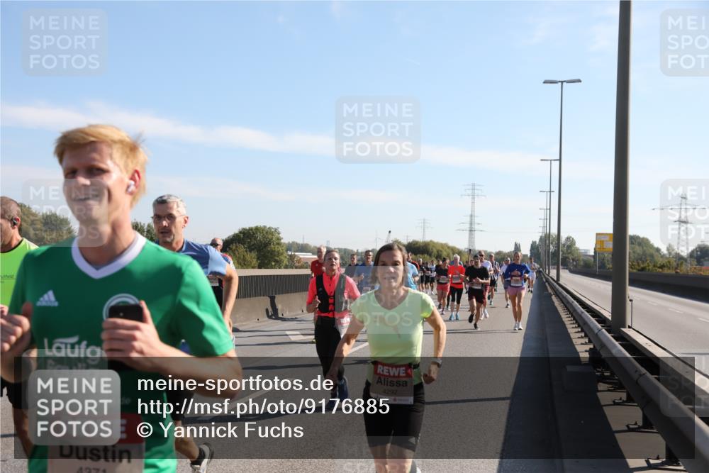 03.10.2025 - Köhlbrandbrückenlauf Yannick Fuchs http://msf.ph/oto/9176885 03.10.2025 11:15:16 Position 3 4274, 4292 meine-sportfotos.de