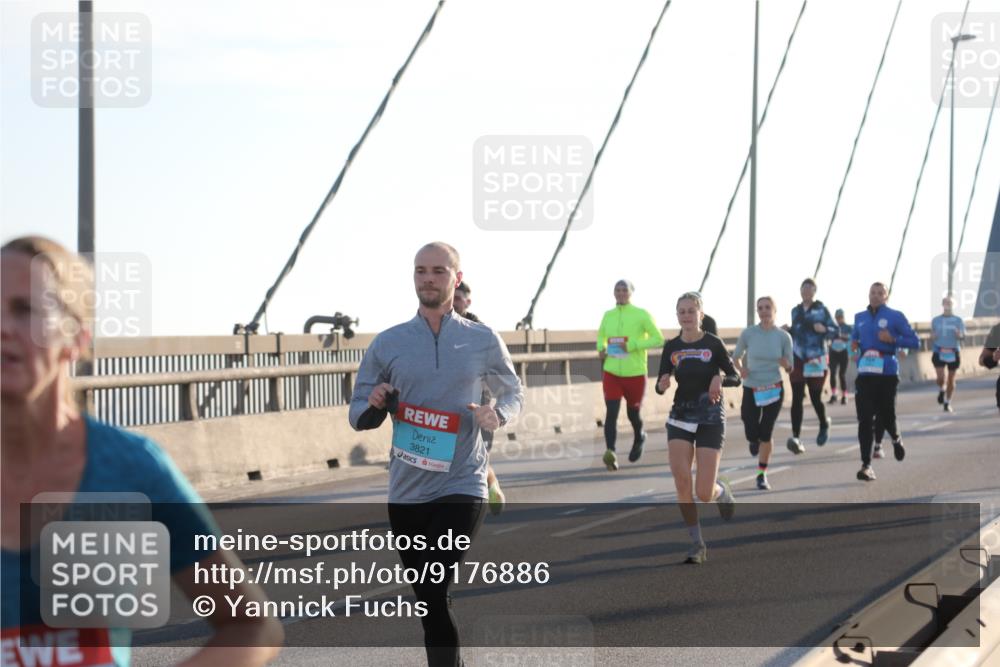 03.10.2025 - Köhlbrandbrückenlauf Yannick Fuchs http://msf.ph/oto/9176886 03.10.2025 08:26:40 Position 1 3821 meine-sportfotos.de