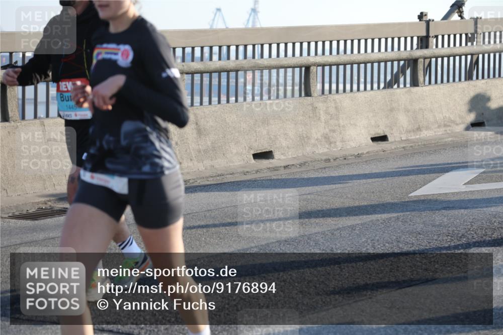 03.10.2025 - Köhlbrandbrückenlauf Yannick Fuchs http://msf.ph/oto/9176894 03.10.2025 08:26:44 Position 1 1445 meine-sportfotos.de