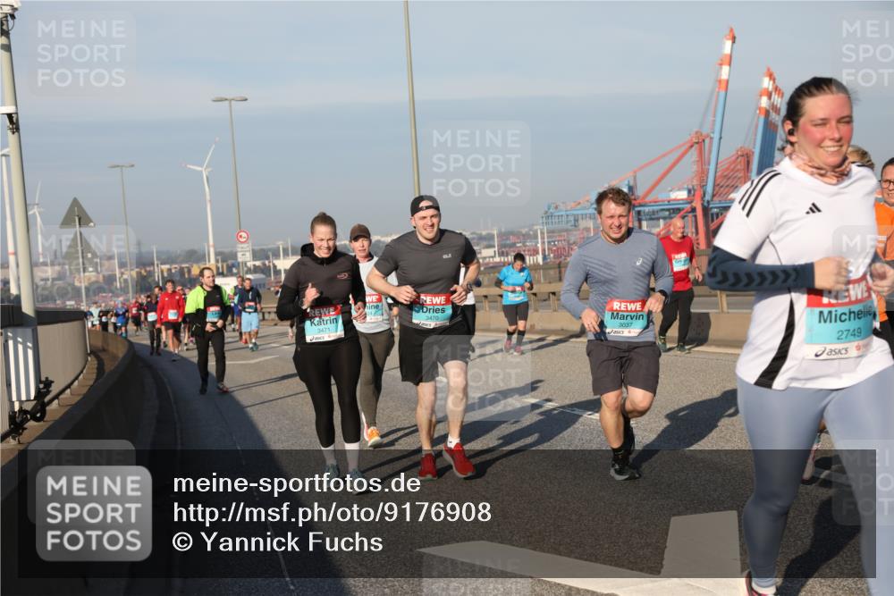 03.10.2025 - Köhlbrandbrückenlauf Yannick Fuchs http://msf.ph/oto/9176908 03.10.2025 08:47:32 Position 2 3471, 24, 3470, 3037, 2749 meine-sportfotos.de