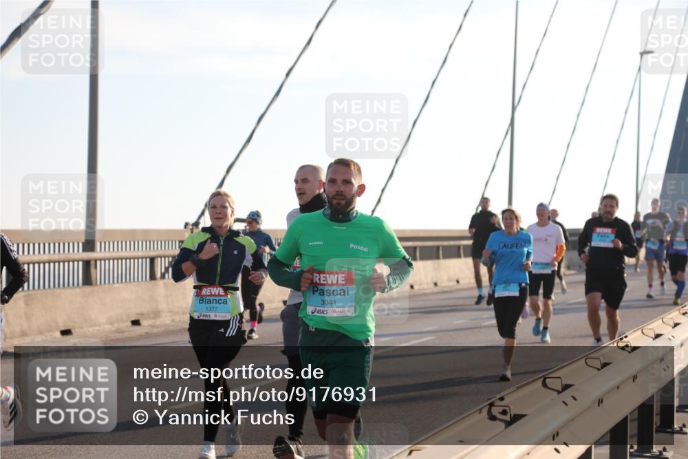 03.10.2025 - Köhlbrandbrückenlauf Yannick Fuchs http://msf.ph/oto/9176931 03.10.2025 08:26:49 Position 1 1377, 3041 meine-sportfotos.de