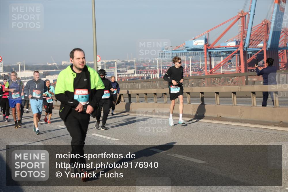 03.10.2025 - Köhlbrandbrückenlauf Yannick Fuchs http://msf.ph/oto/9176940 03.10.2025 08:47:37 Position 2 1537 meine-sportfotos.de