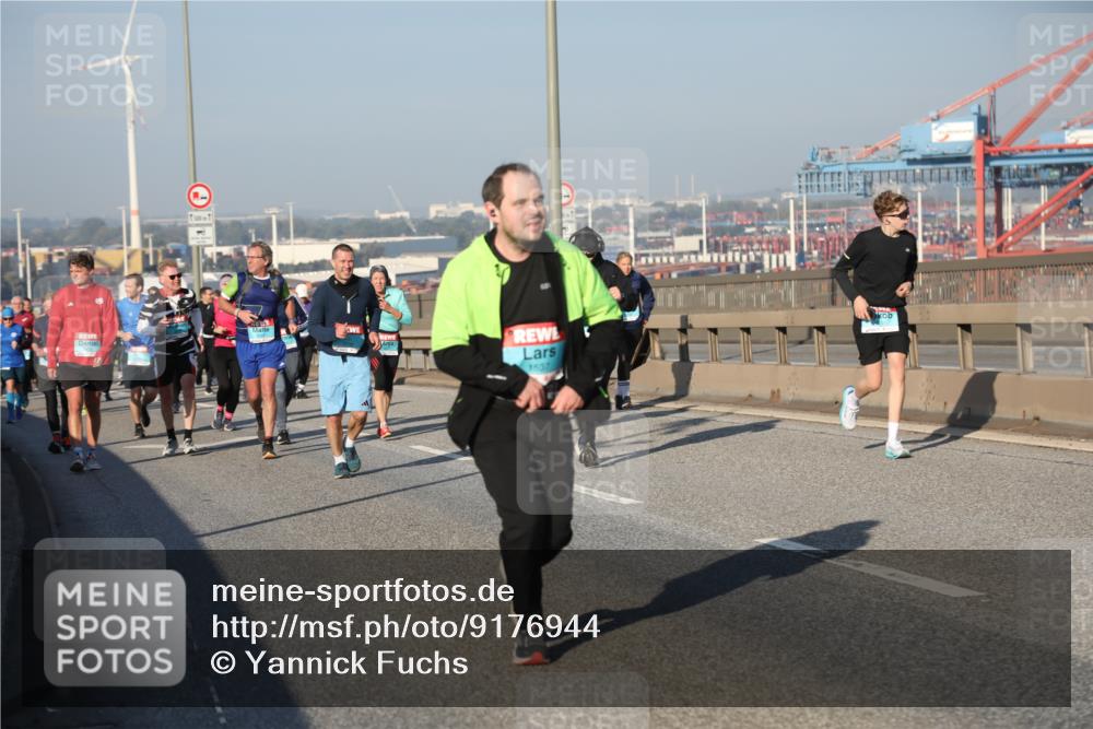03.10.2025 - Köhlbrandbrückenlauf Yannick Fuchs http://msf.ph/oto/9176944 03.10.2025 08:47:37 Position 2 1537 meine-sportfotos.de