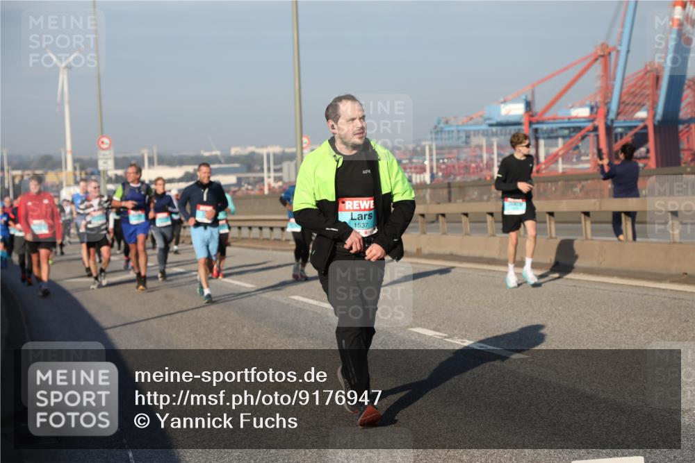 03.10.2025 - Köhlbrandbrückenlauf Yannick Fuchs http://msf.ph/oto/9176947 03.10.2025 08:47:37 Position 2 1537 meine-sportfotos.de