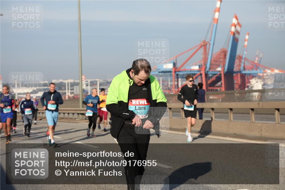 03.10.2025 - Köhlbrandbrückenlauf Yannick Fuchs http://msf.ph/oto/9176955 03.10.2025 08:47:38 Position 2 1537 meine-sportfotos.de