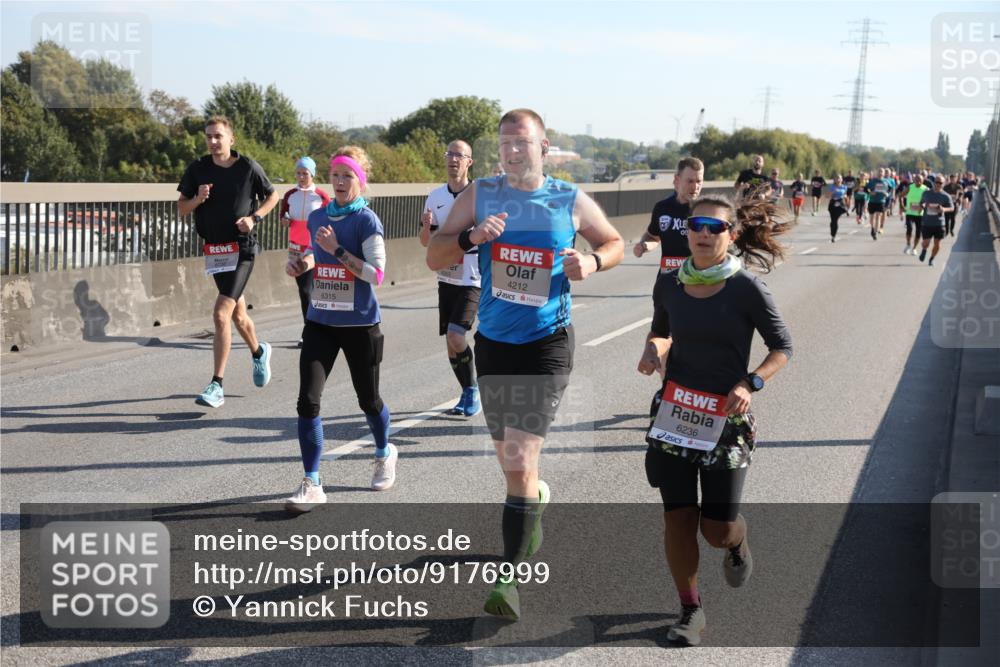 03.10.2025 - Köhlbrandbrückenlauf Yannick Fuchs http://msf.ph/oto/9176999 03.10.2025 11:15:52 Position 3 6315, 4212, 0, 6236 meine-sportfotos.de