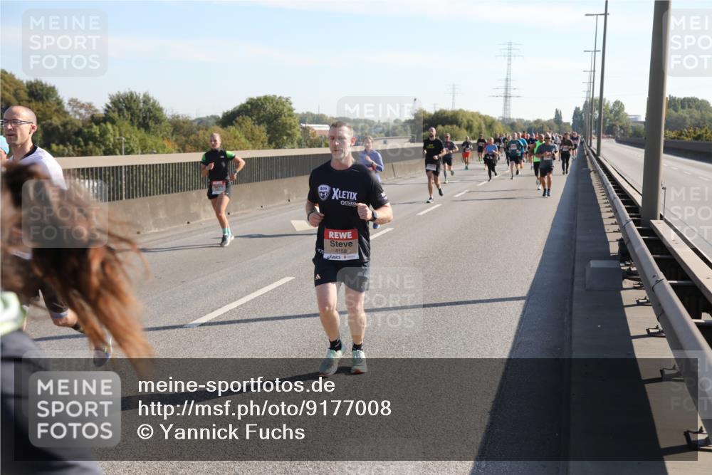 03.10.2025 - Köhlbrandbrückenlauf Yannick Fuchs http://msf.ph/oto/9177008 03.10.2025 11:15:53 Position 3 07, 4158 meine-sportfotos.de