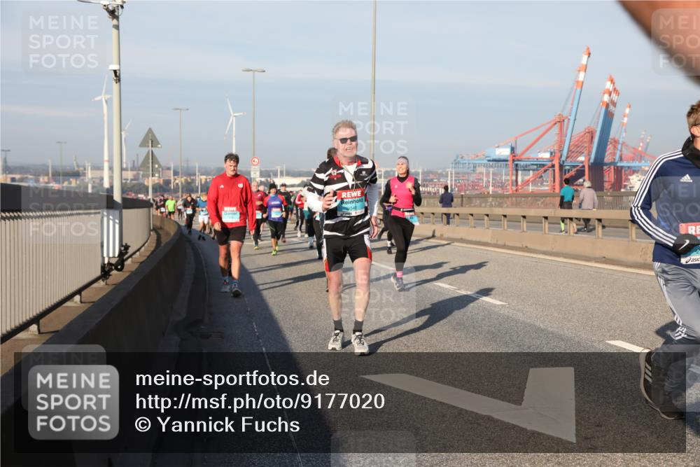 03.10.2025 - Köhlbrandbrückenlauf Yannick Fuchs http://msf.ph/oto/9177020 03.10.2025 08:47:45 Position 2  meine-sportfotos.de