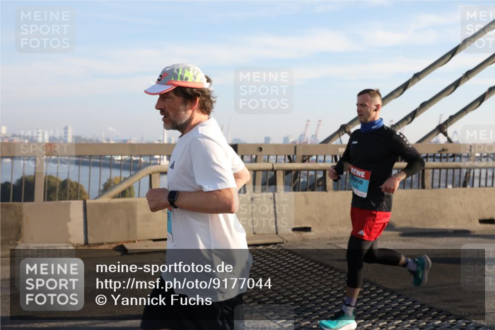 03.10.2025 - Köhlbrandbrückenlauf Yannick Fuchs http://msf.ph/oto/9177044 03.10.2025 08:27:07 Position 1  meine-sportfotos.de