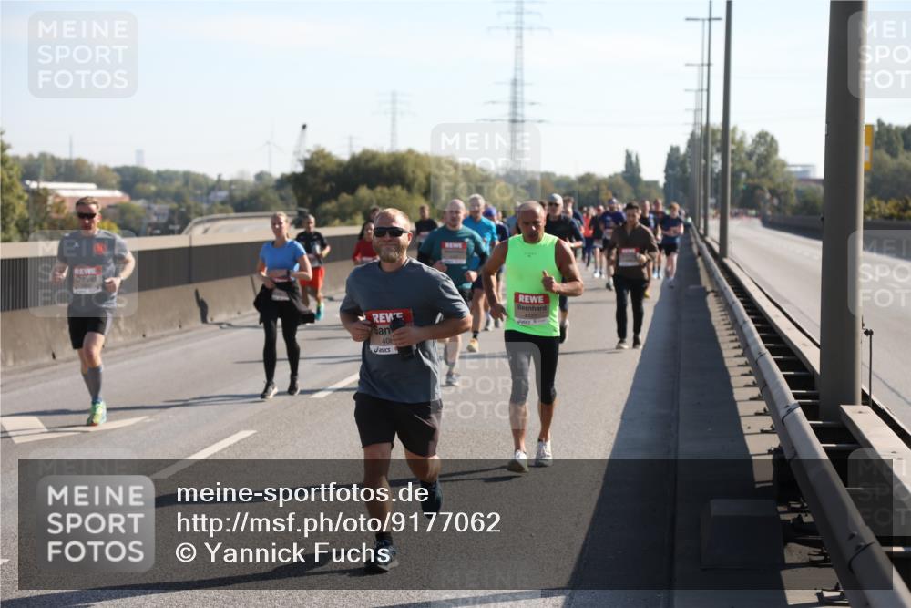 03.10.2025 - Köhlbrandbrückenlauf Yannick Fuchs http://msf.ph/oto/9177062 03.10.2025 11:15:58 Position 3 40, 4127 meine-sportfotos.de