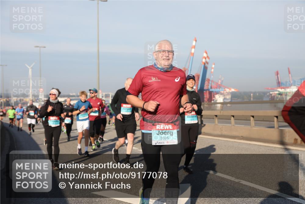 03.10.2025 - Köhlbrandbrückenlauf Yannick Fuchs http://msf.ph/oto/9177078 03.10.2025 08:47:53 Position 2 3595, 1979 meine-sportfotos.de