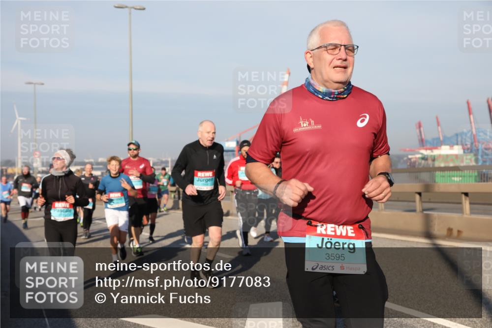 03.10.2025 - Köhlbrandbrückenlauf Yannick Fuchs http://msf.ph/oto/9177083 03.10.2025 08:47:54 Position 2 3595 meine-sportfotos.de