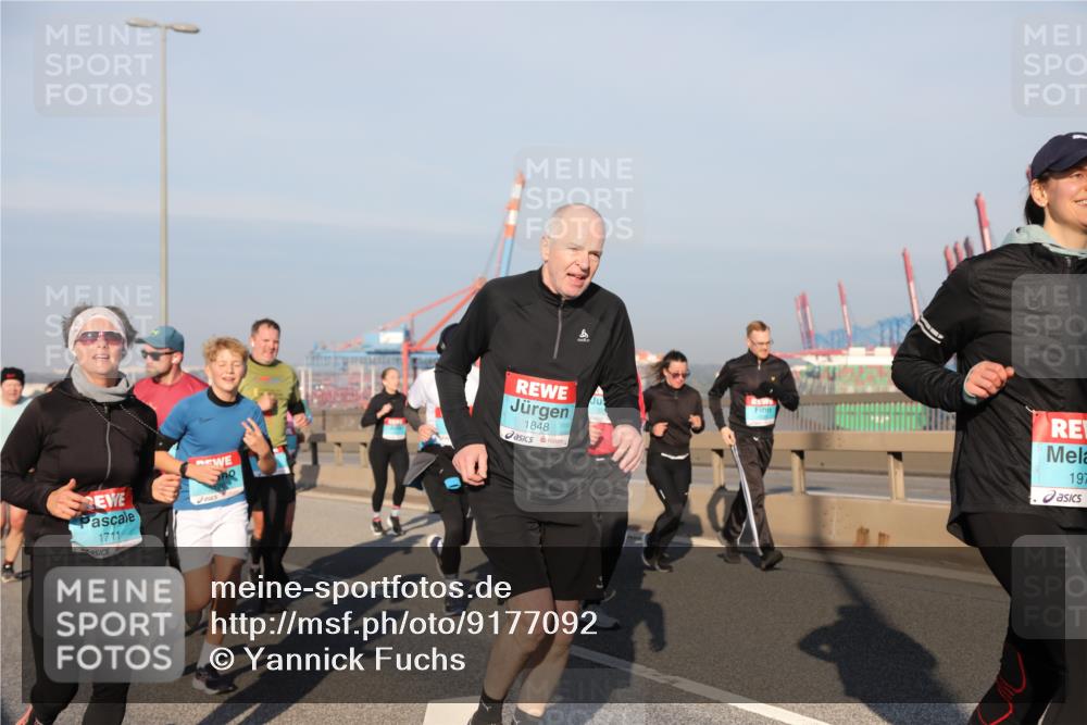 03.10.2025 - Köhlbrandbrückenlauf Yannick Fuchs http://msf.ph/oto/9177092 03.10.2025 08:47:55 Position 2 1711, 1848, 197 meine-sportfotos.de