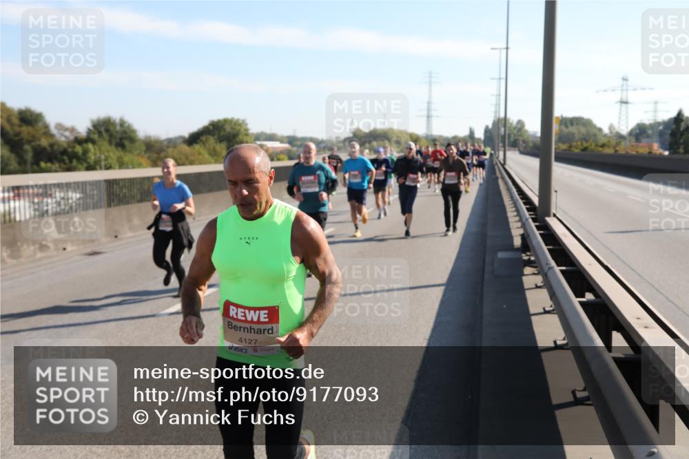 03.10.2025 - Köhlbrandbrückenlauf Yannick Fuchs http://msf.ph/oto/9177093 03.10.2025 11:16:01 Position 3 4127 meine-sportfotos.de