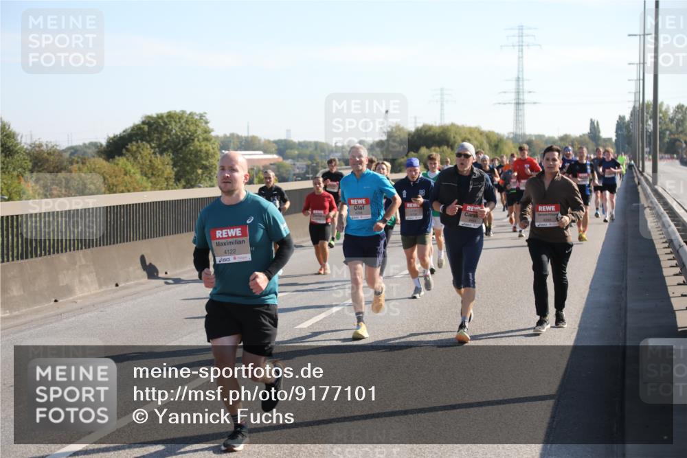 03.10.2025 - Köhlbrandbrückenlauf Yannick Fuchs http://msf.ph/oto/9177101 03.10.2025 11:16:02 Position 3 4122, 4444 meine-sportfotos.de