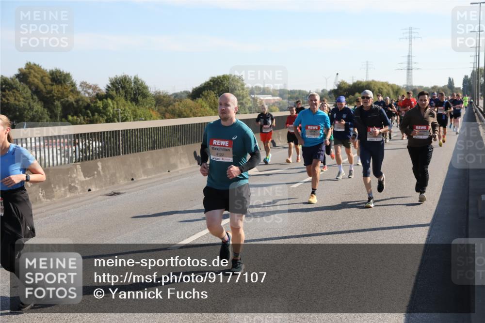 03.10.2025 - Köhlbrandbrückenlauf Yannick Fuchs http://msf.ph/oto/9177107 03.10.2025 11:16:03 Position 3 4122 meine-sportfotos.de