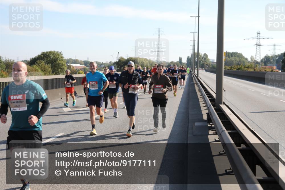 03.10.2025 - Köhlbrandbrückenlauf Yannick Fuchs http://msf.ph/oto/9177111 03.10.2025 11:16:03 Position 3 4122 meine-sportfotos.de